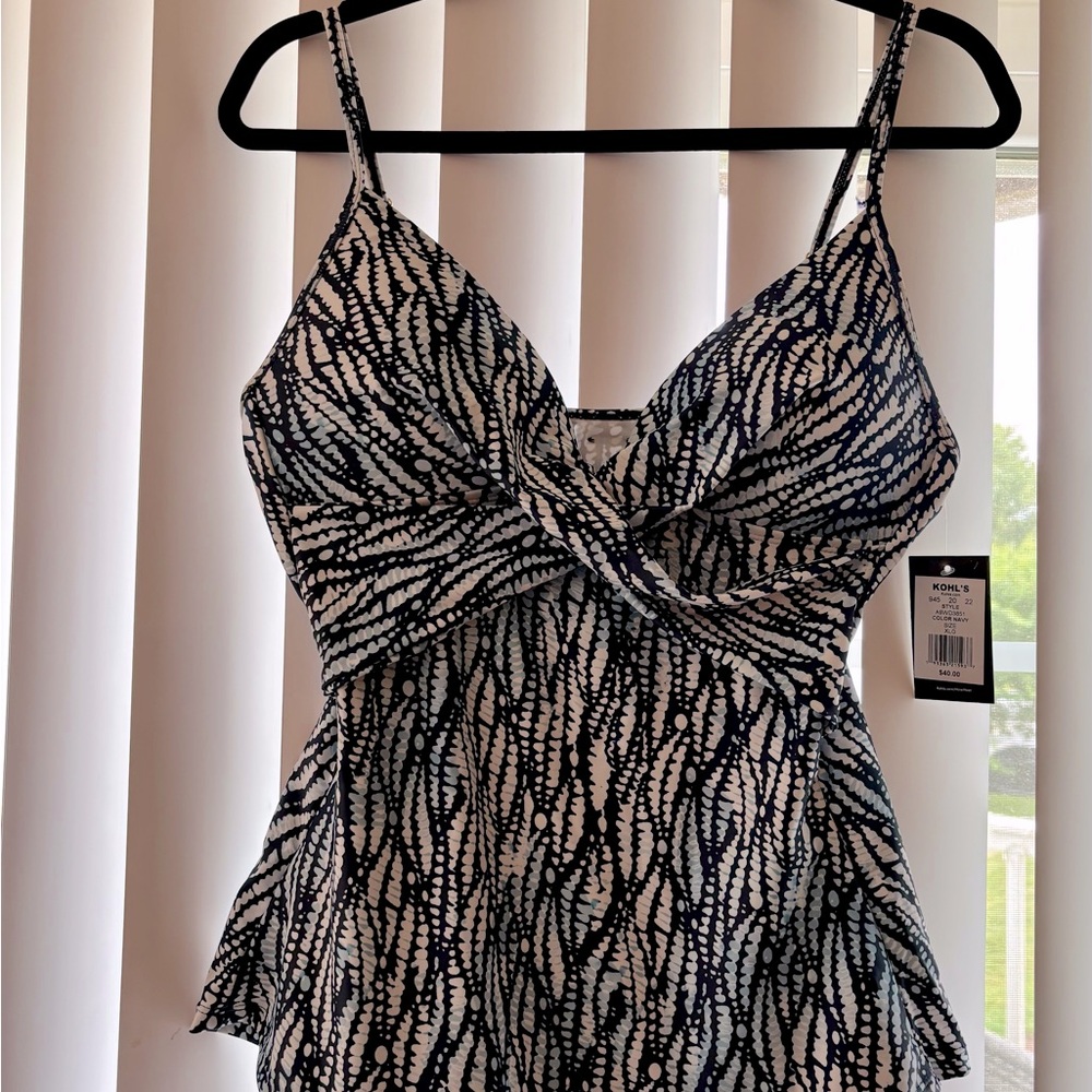 Nine West Bathing Suit Tankini Top Navy, White, & Light Blue Size XLG - Picture 2 of 13